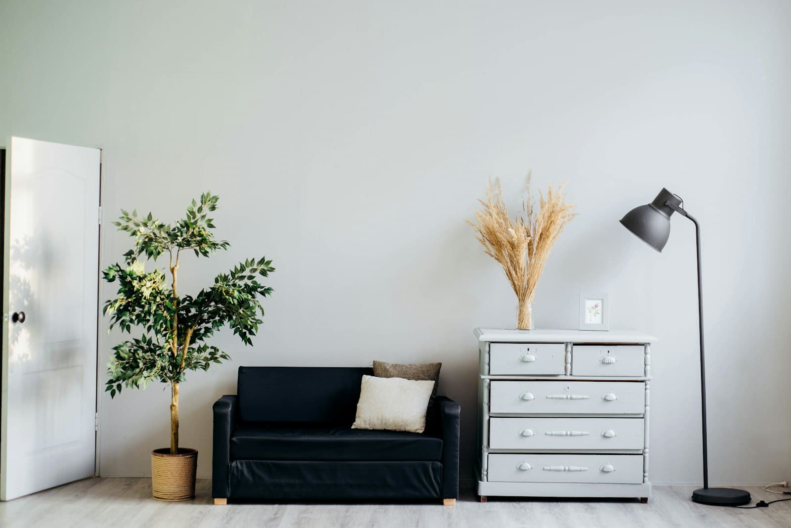 Hotel and Villa Furniture Delivery in Spain: A Practical Checklist